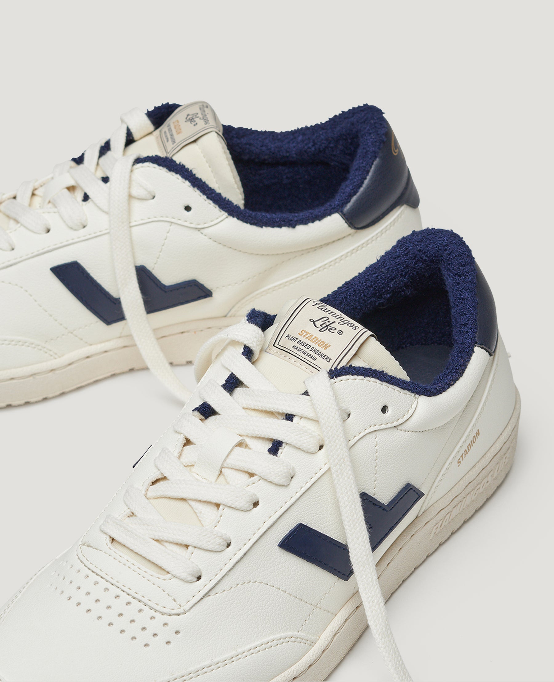 STADION NAVY CREAM